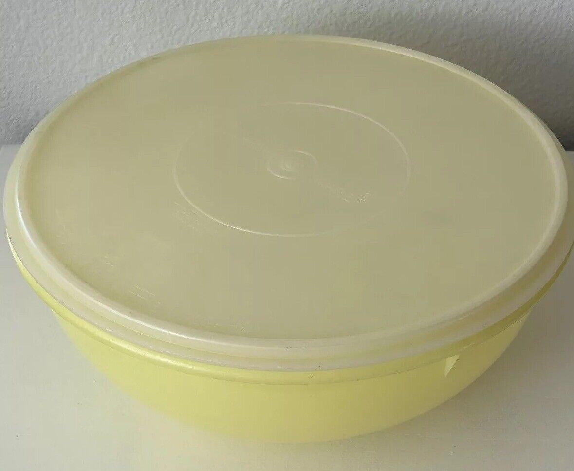 Vintage Tupperware Large Fix N Mix Bowl 274 with Bowl Opaque Lid Yellow