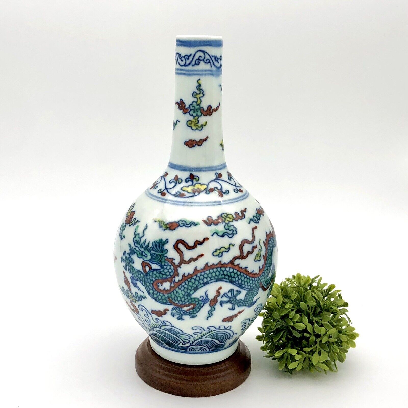 Chinese Antique Repro Ming Dynasty Dou Cai Porcelain Fengshui Dragon Bottle Vase