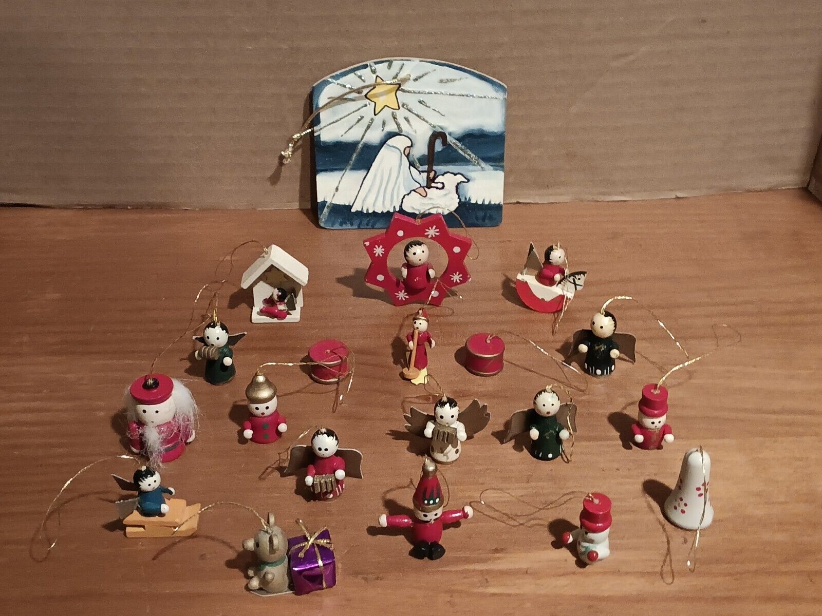 20 Pc Vintage Miniature Wooden Chrismas Ornaments  1\