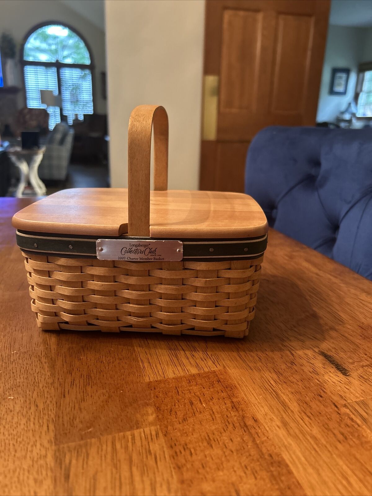Longaberger 2007 Collectors Club Member Basket, with Tag & Wooden Lid