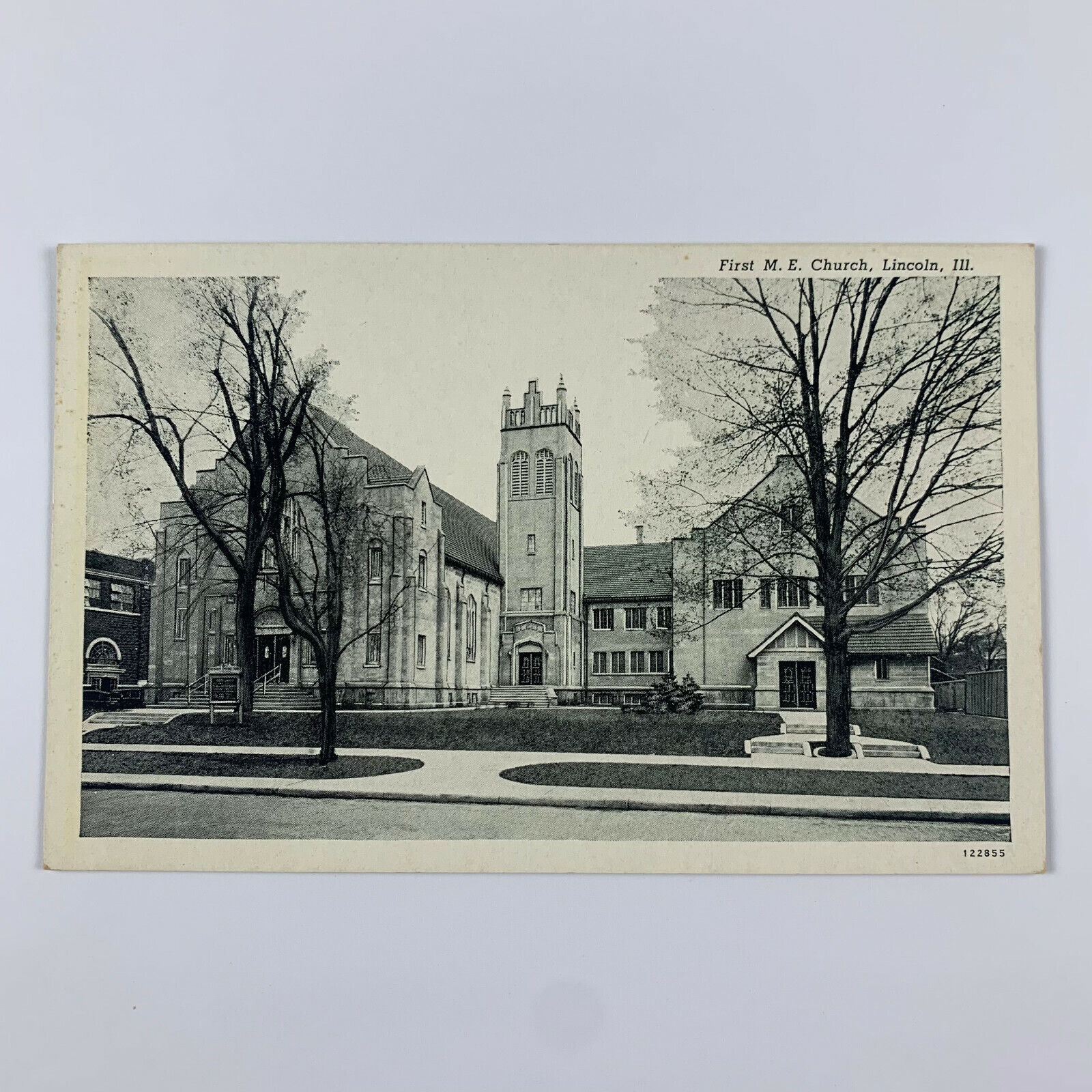 Postcard Illinois Lincoln IL First Methodist Episcopalian Church Unposted 1940s