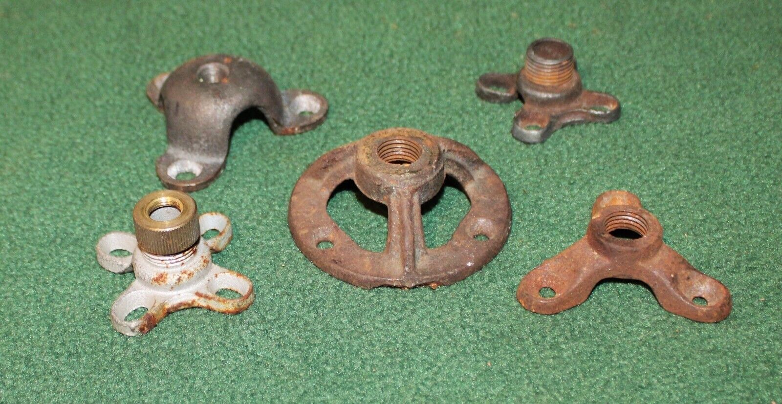 MIXED LOT OF 5 CAST IRON FLANGE CROW FEET FOR MOUNTING OLD CEILING FIXTURES
