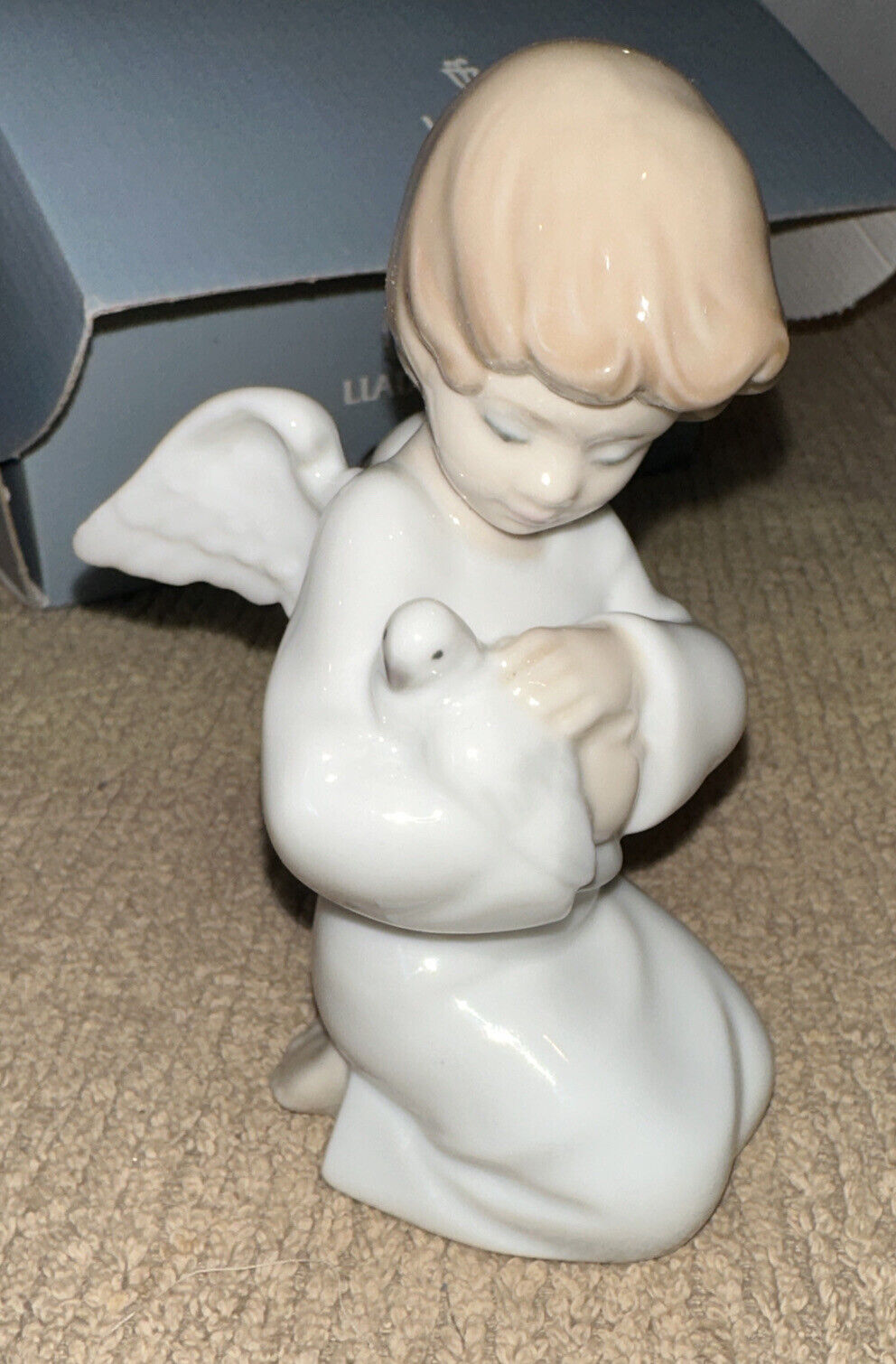 NEW LLADRO #8245 LOVING PROTECTION ANGEL BRAND NEW IN DAMAGED BOX