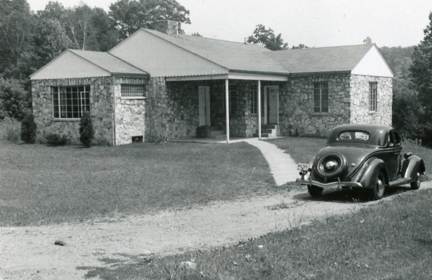 DZ17 Vtg Photo CAR IN FRONT OF STONE HOME, CRANSTON RI c 1954