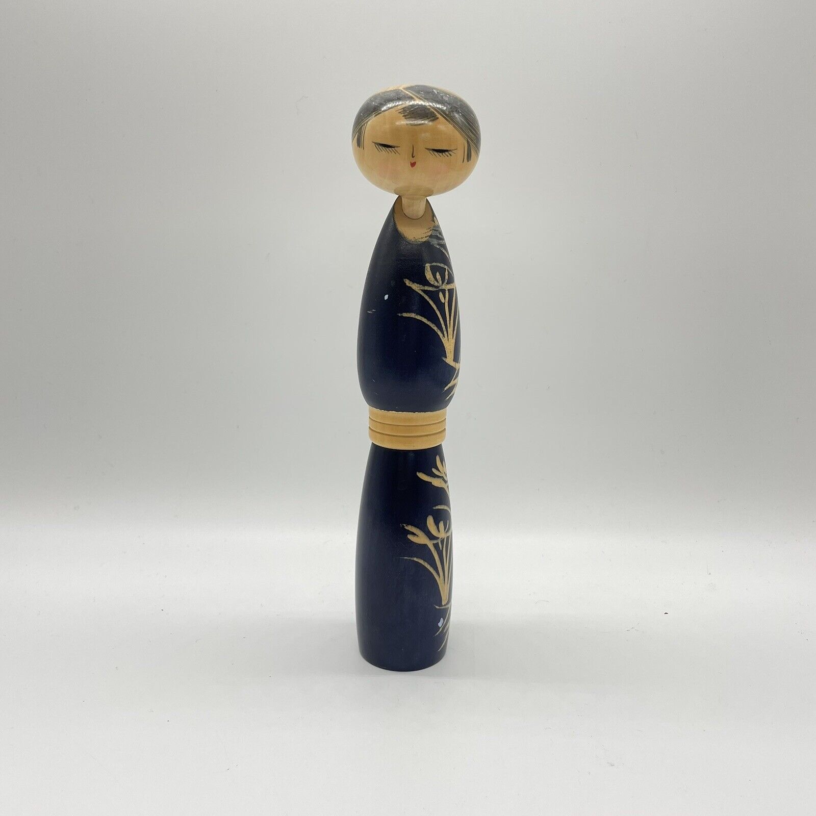 Tall Vintage Sosaku (Creative) kokeshi japanese wooden doll by Satou Suigai K124