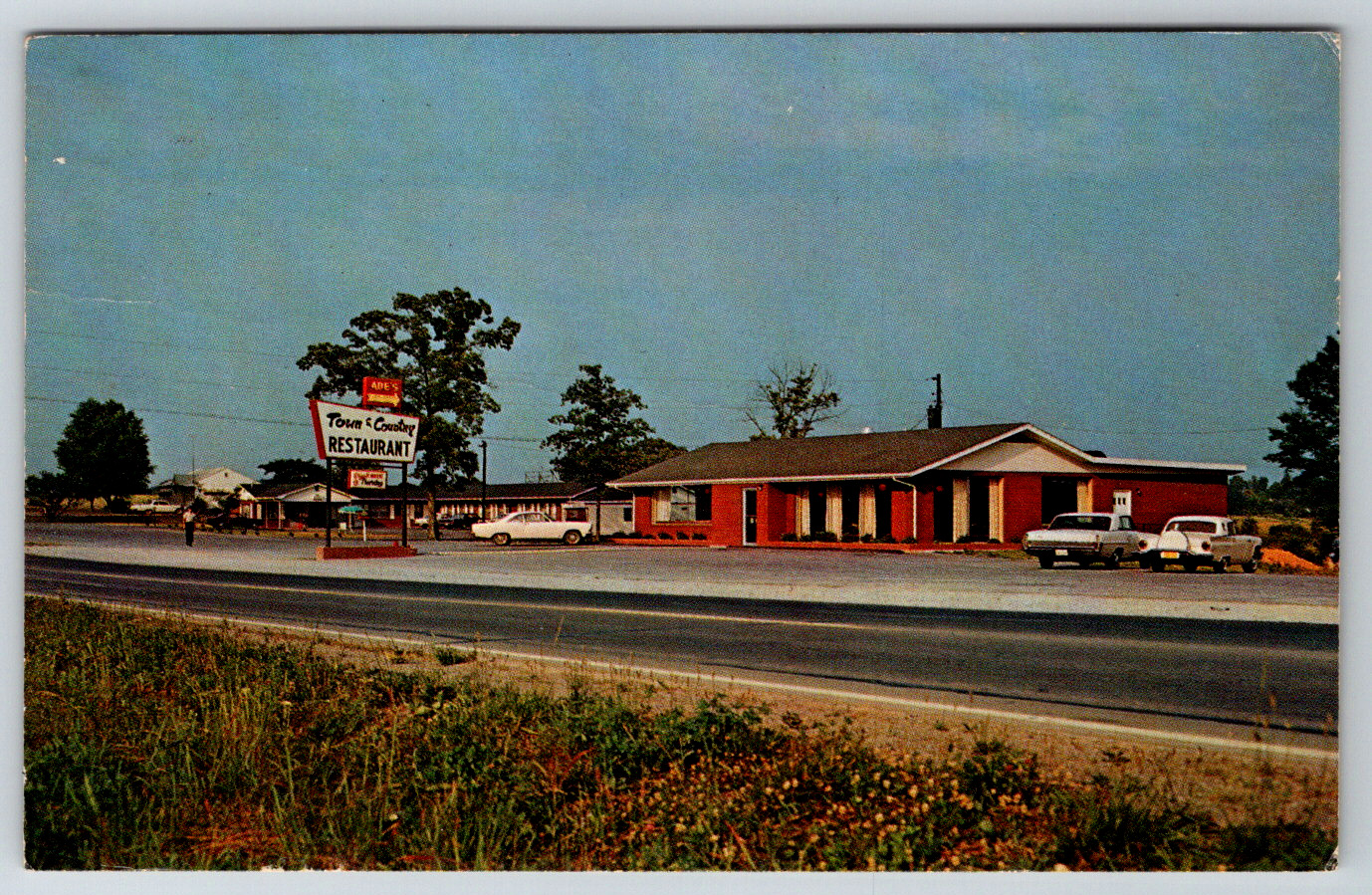 c1960s Abe\'s Town Country Restaurant Motel Madisonville TN Vintage Postcard