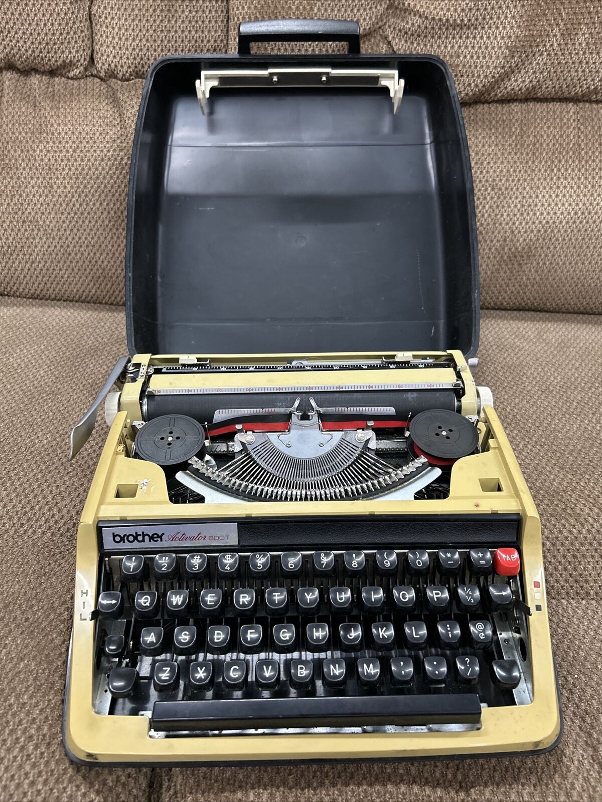 1965 Brother Activator  800T ultraportable typewriter w/case+new ribbon Tested