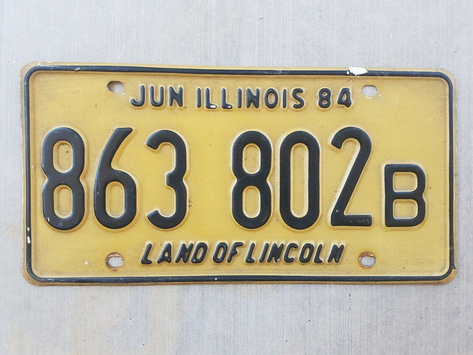 1984 Illinois License Plate 863 802 B