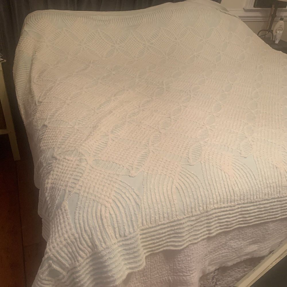 White on Robins Egg Blue Chenille Bedspread 80\