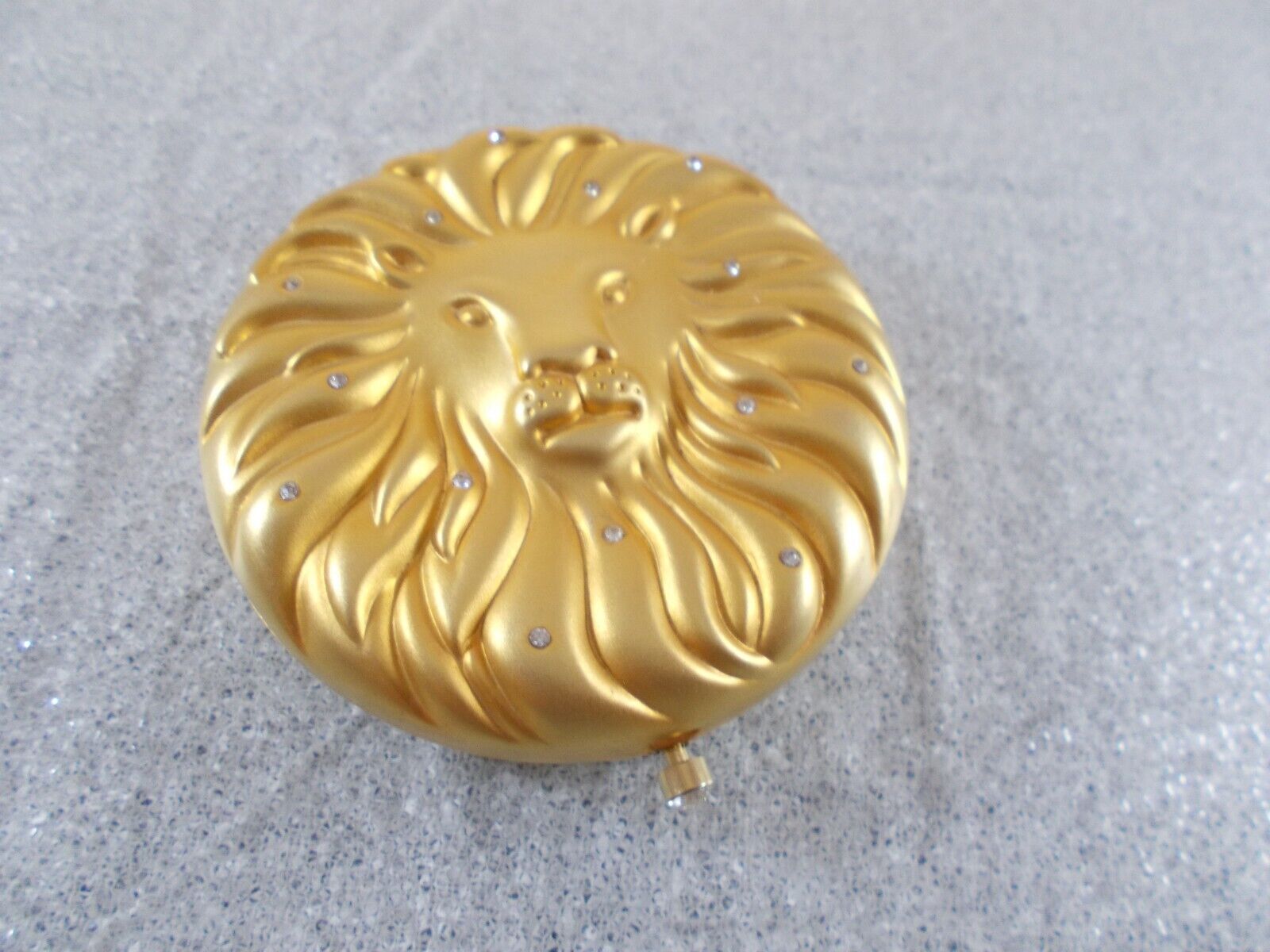 VTG 1996 Estée Lauder Golden Leo Lion Lucidity Powder Compact Crystal Accents