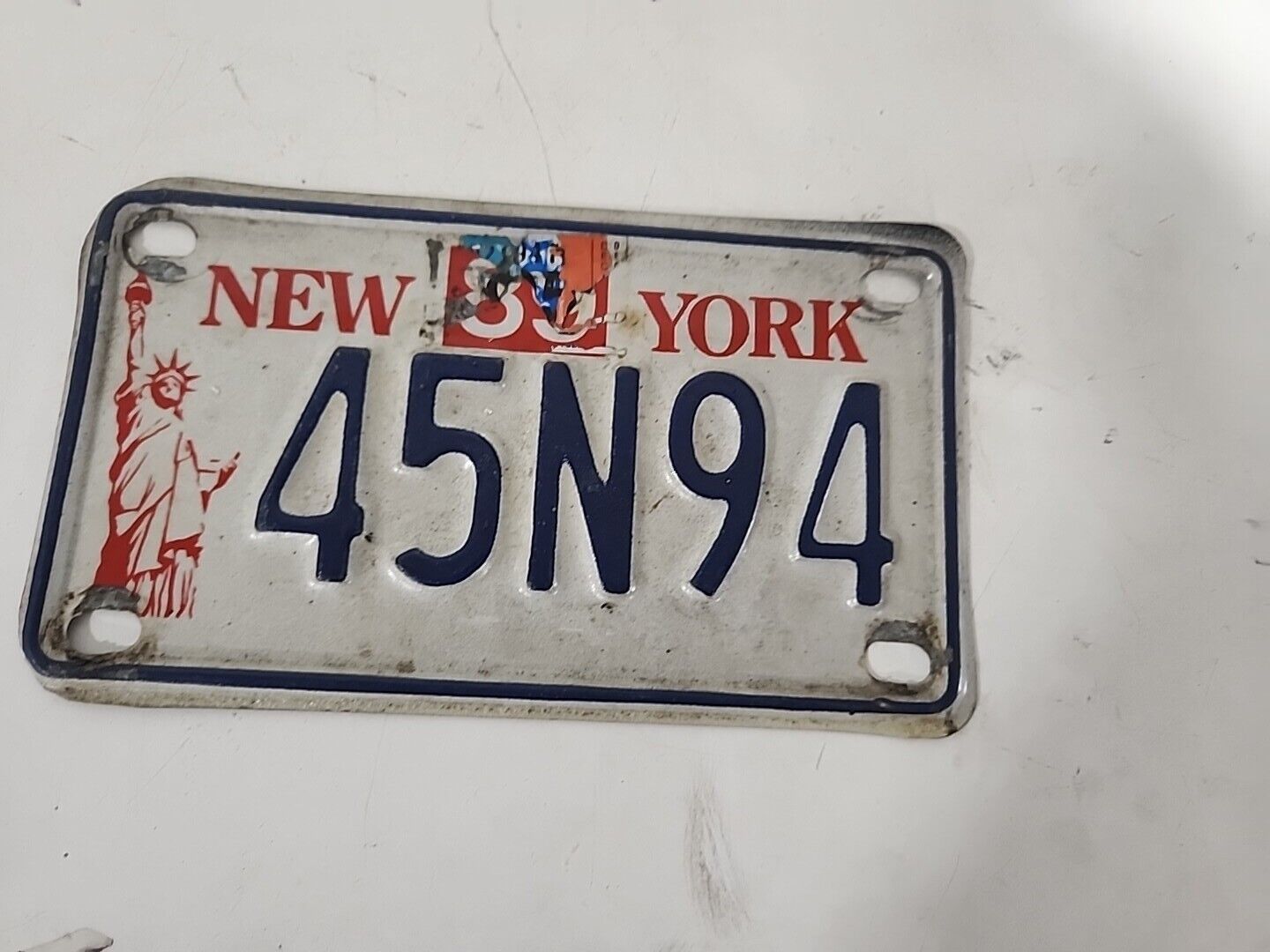 Vtg New York 1989 Liberty  Motorcycle License Plate 45N94