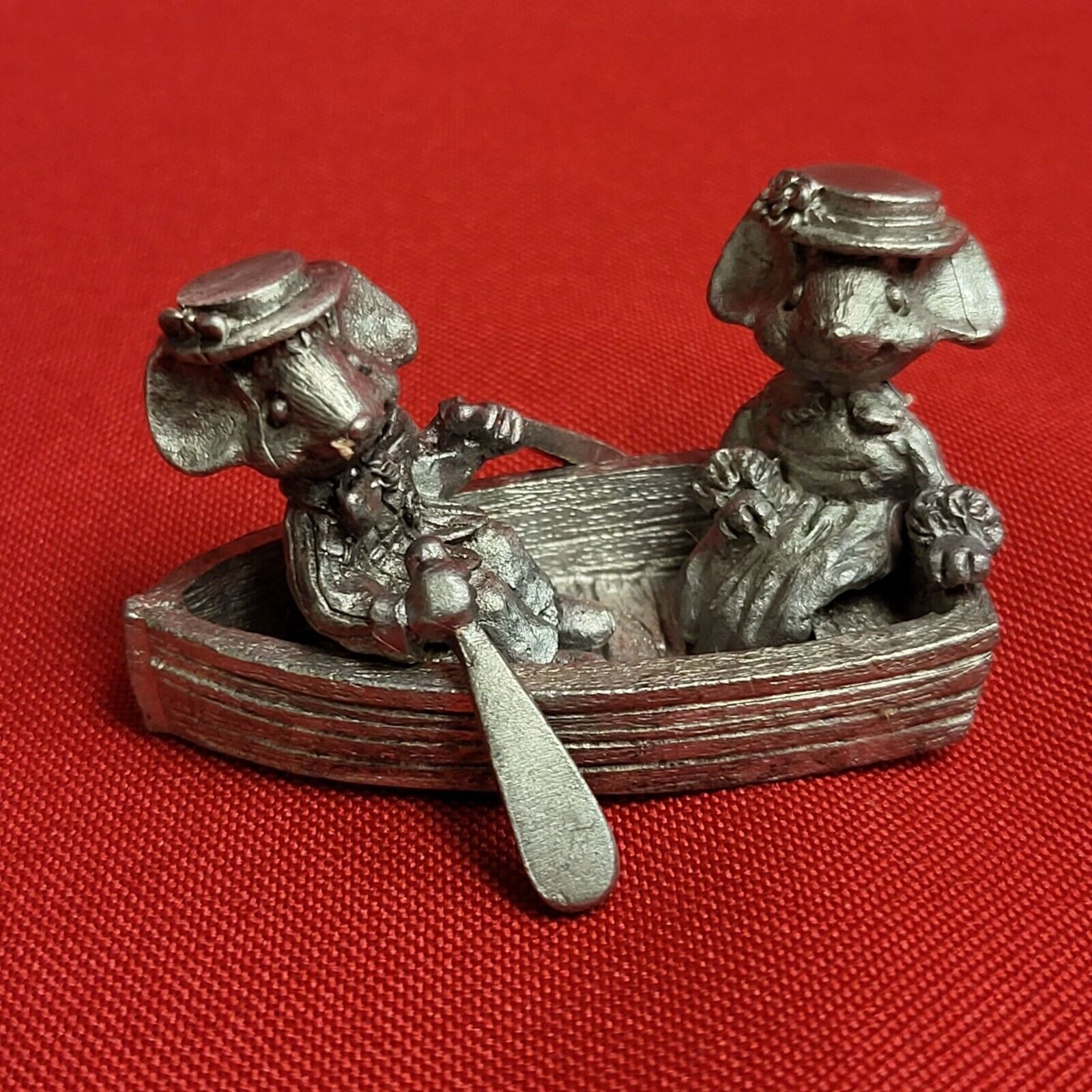Vintage Spoontiques PP1049  Pewter Miniature Mr & Mrs Mice Rowing a Boat Figure
