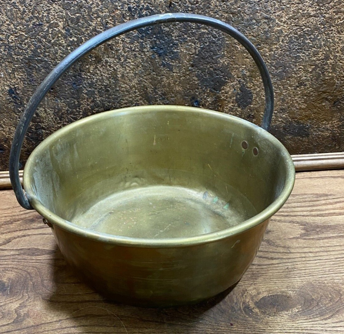 Vintage BRASS COOKING KETTLE / POT / Antique Cookware w iron handle