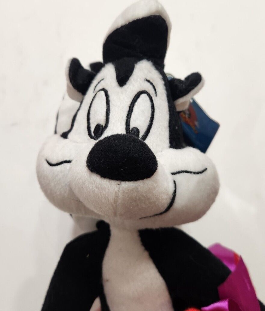 VINTAGE PEPE LE PEW VALENTINE PLUSH STUFFED TOY WITH TAGS BLACK & WHITE RARE