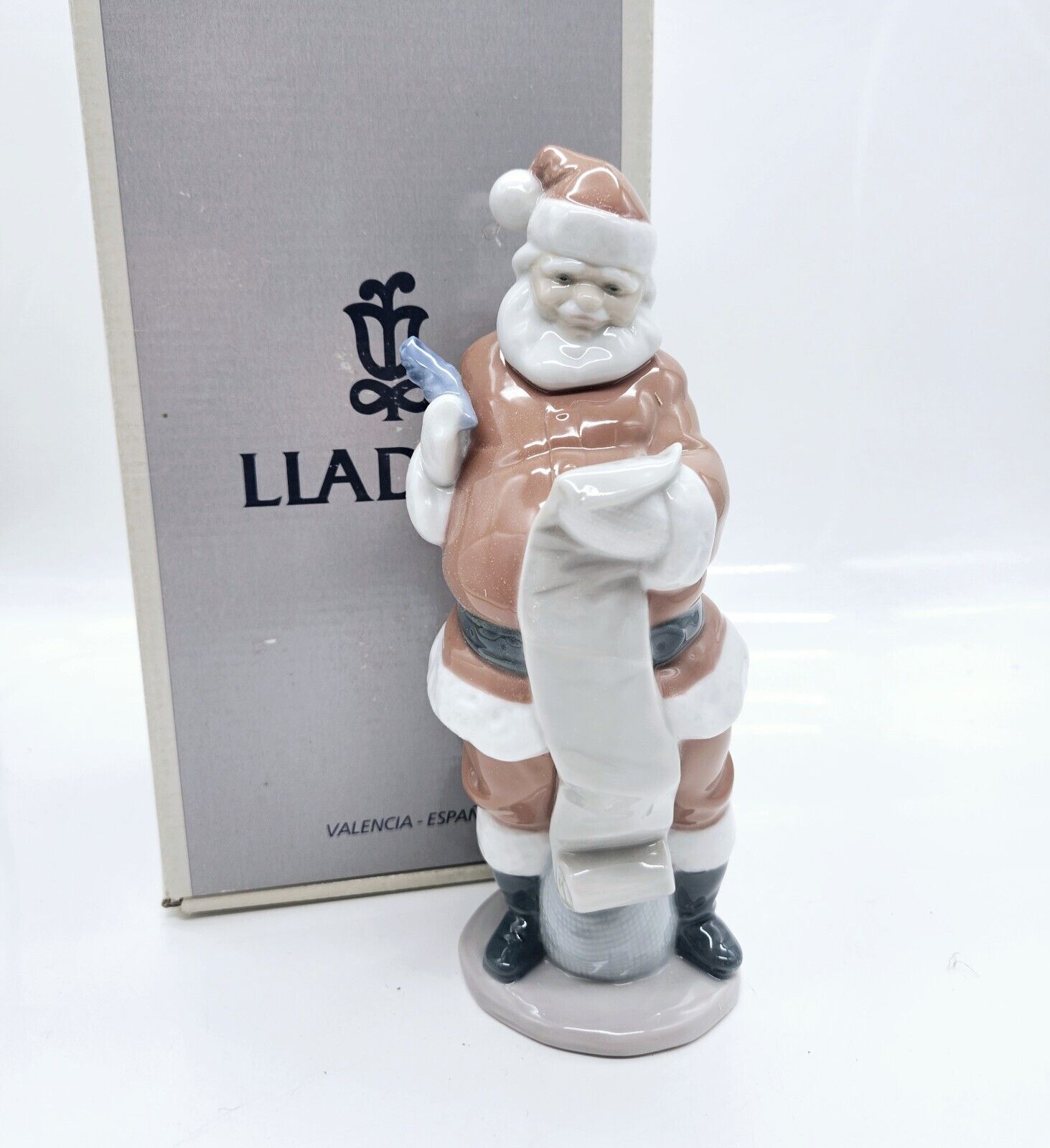 Lladro Santa Claus Porcelain Figurine 6657 Gift List 1999 by Juan Huerta 