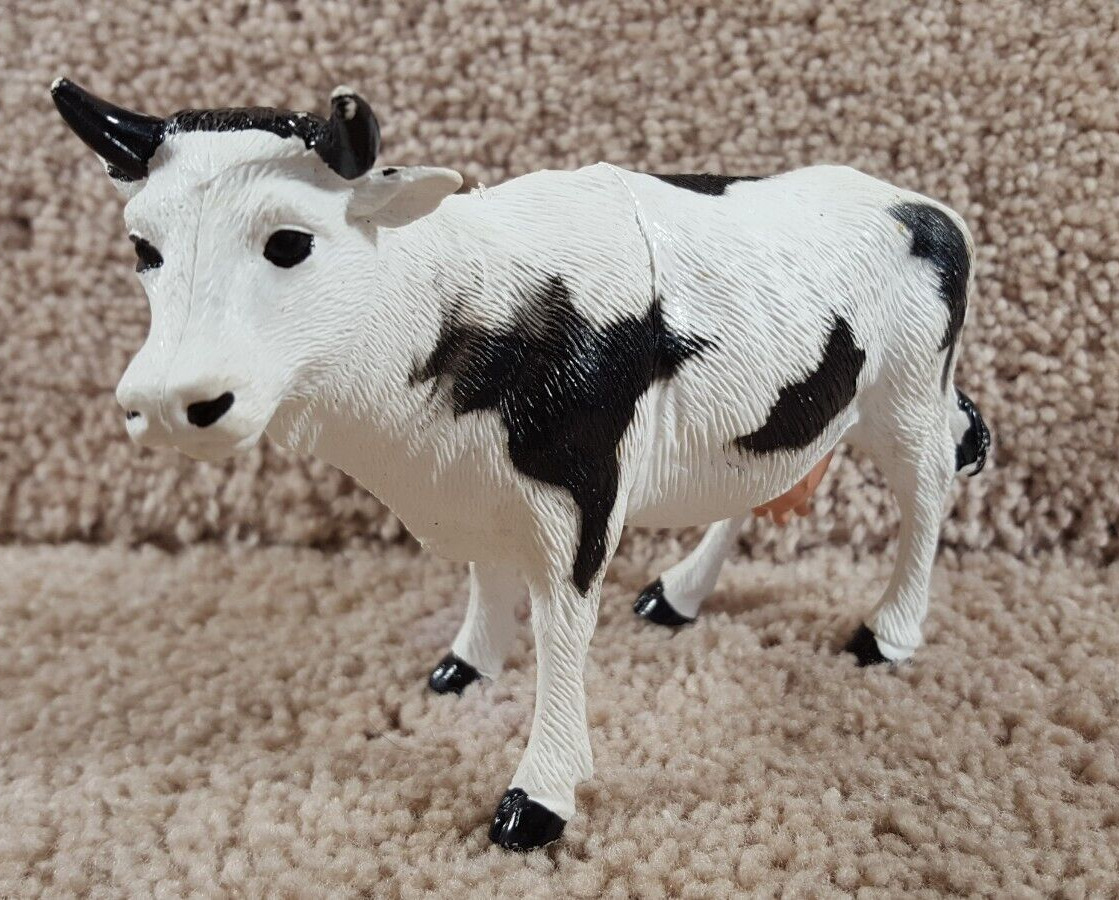 1999 TM Brand Hard Rubber Holstein Dairy Cow Horns Black & White Figurine B