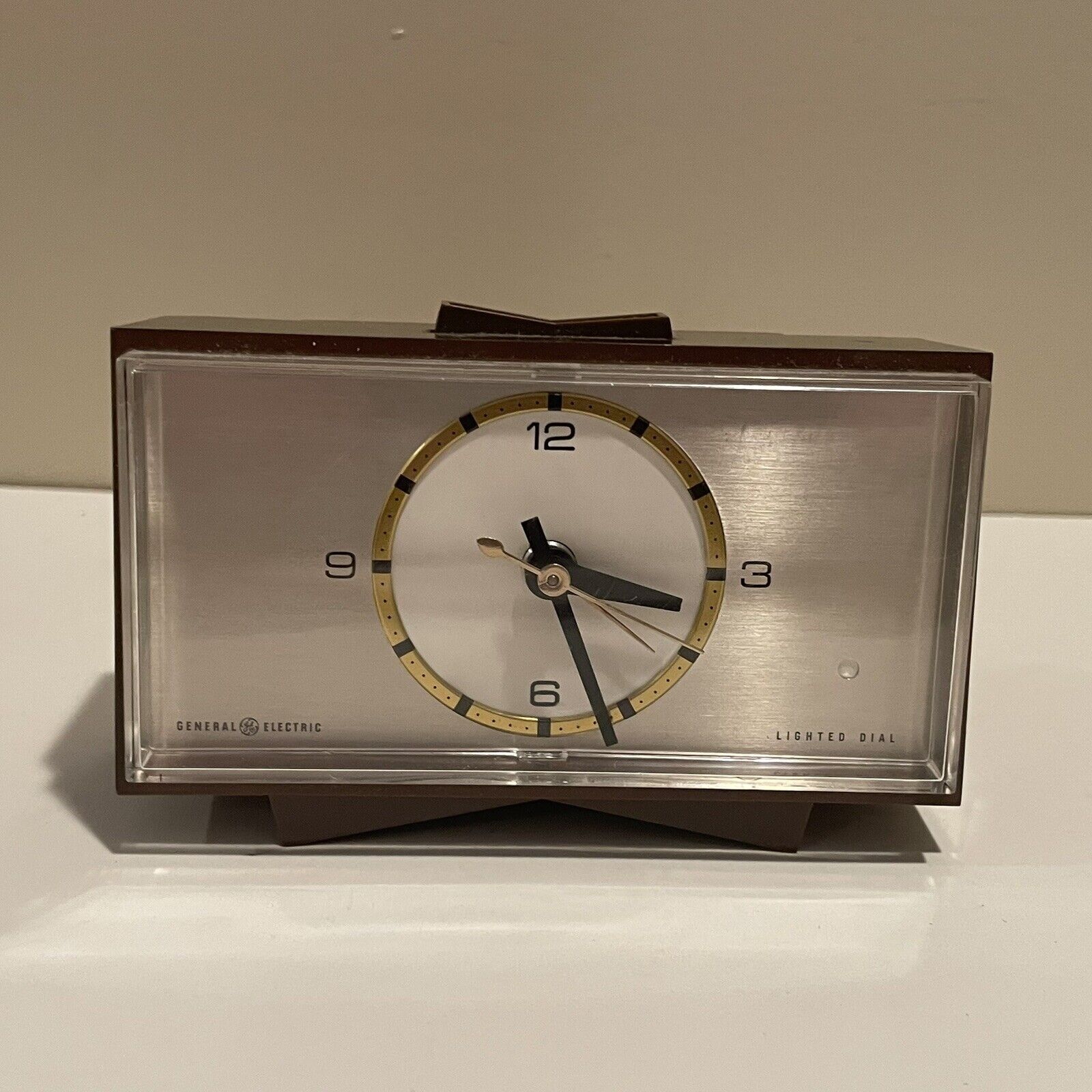 Vintage General Electric Clock model 7349-5. Tested and works