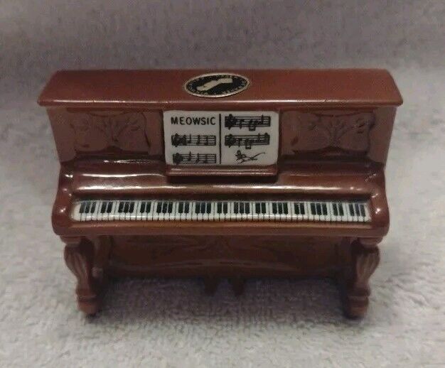 Hagen Renaker Miniature Mini Ceramic Upright Brown Piano for Cat Figurine 2.5\