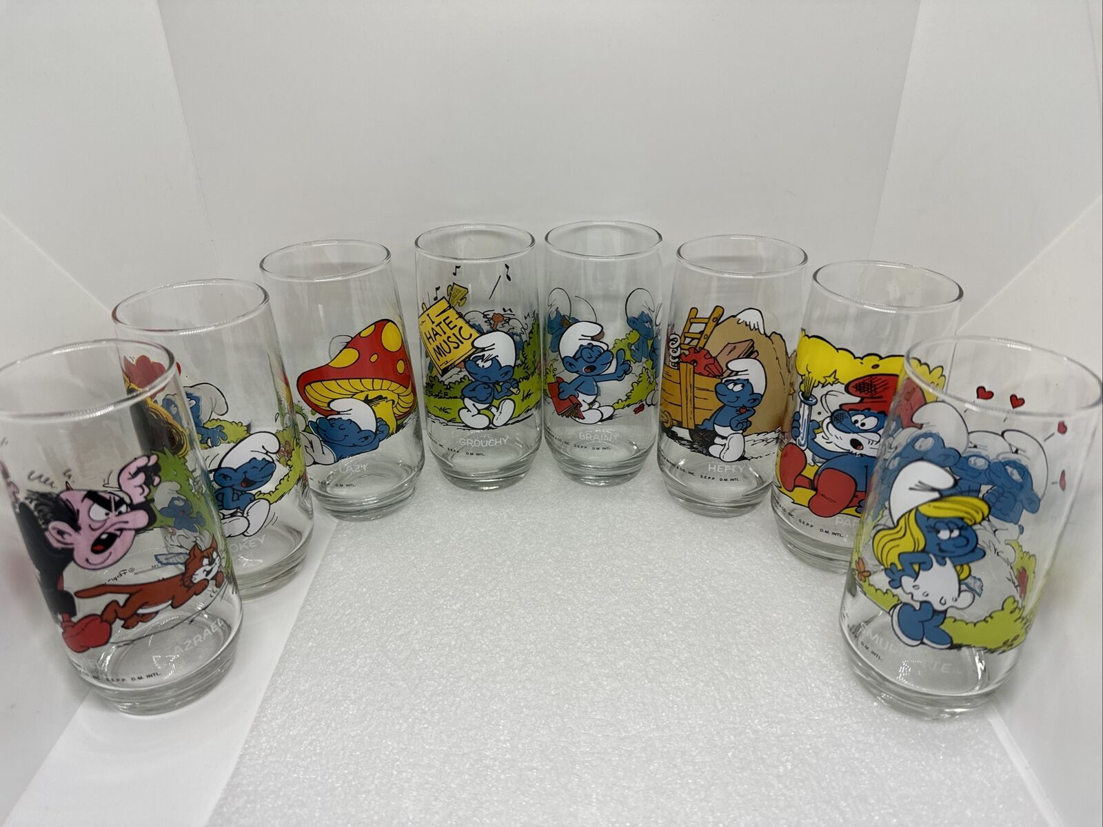 Vintage LOT of 8 Peyo 1982 Smurfs Wallace Berrie & Co Collector Glasses Hardees