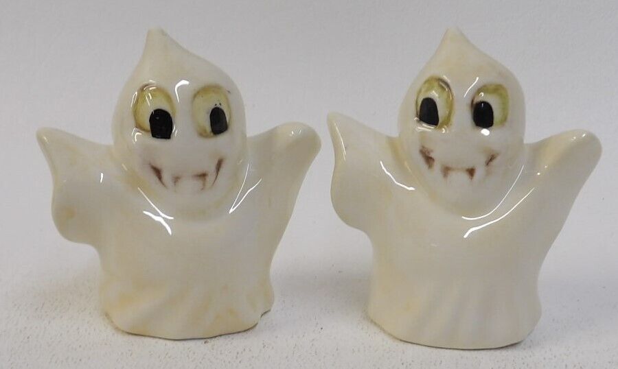 Little Halloween Vampire Ghosts Salt Pepper Shaker Set