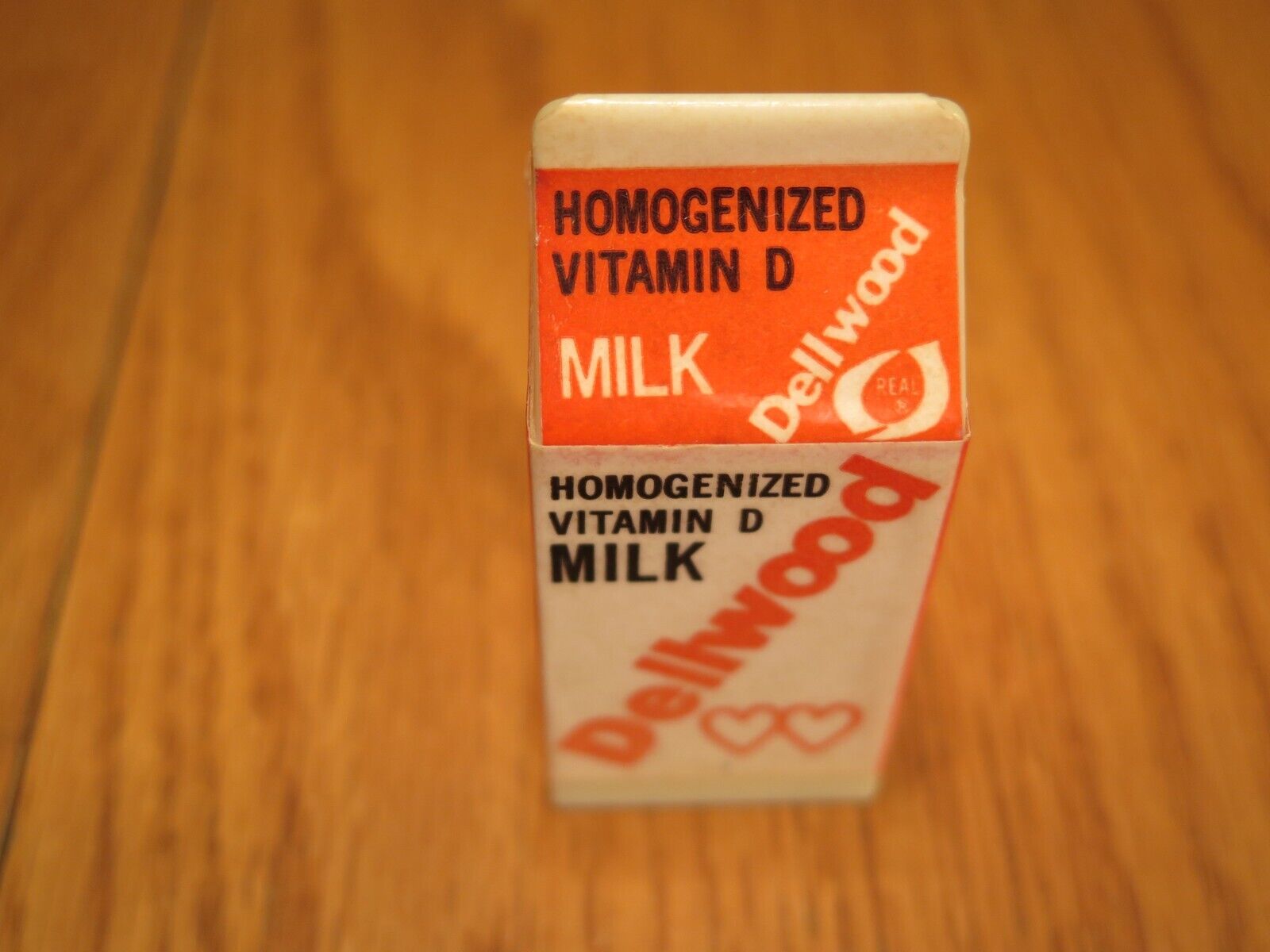 Rare Vintage Pop Art Dellwood  Miniature Milk Carton  Display