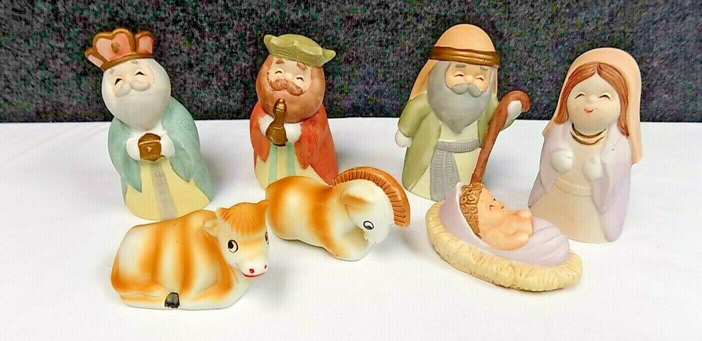 Ceramic Christmas Nativity Set  Beautiful Animals People  7 Piece