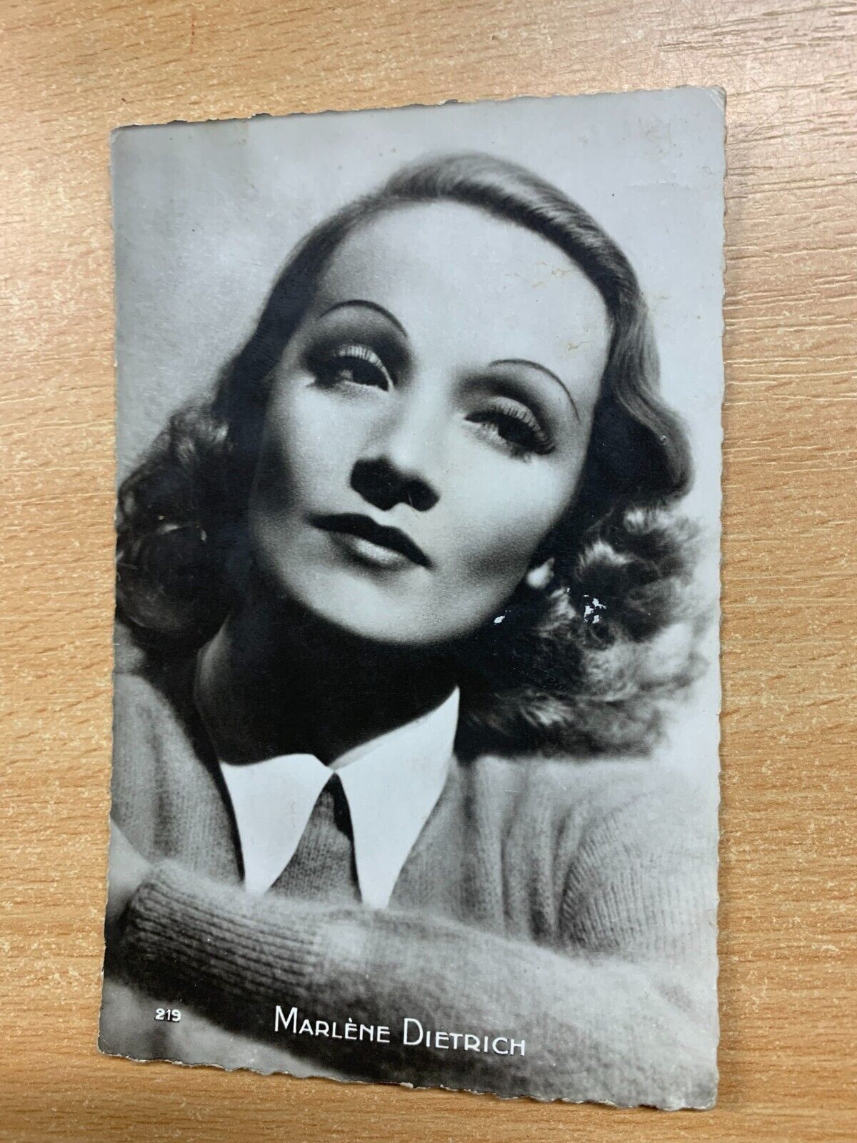 VINTAGE MARLENE DIETRICH ACTRESS FRENCH PHOTO POSTCARD (LL)