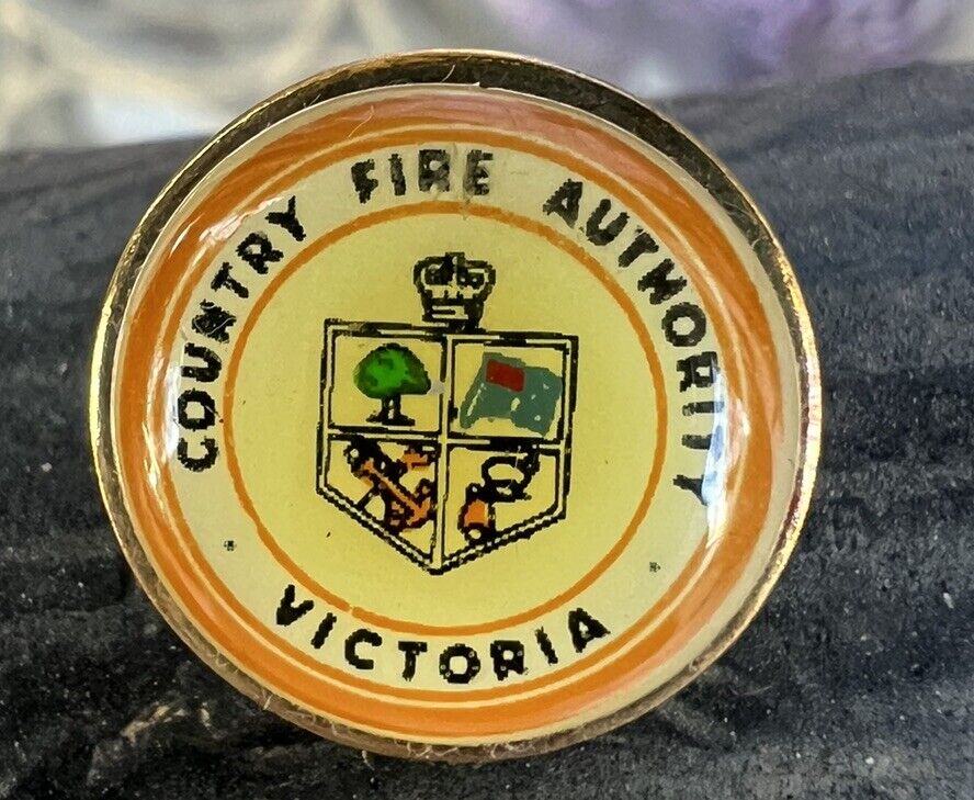 Vintage CFA COUNTRY FIRE AUTHORITY Australia Hat LAPEL PIN