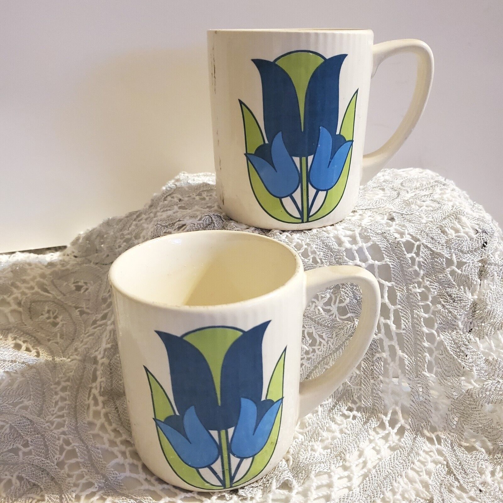 2 Stoneware Coffee Tea Mugs Blue Tulips 1970s MCM Collector Cottage VTG Japan