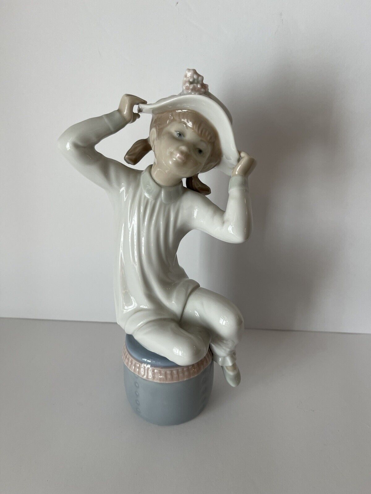 EXTREMELY RARE, UNCATALOGUED Lladro Porcelain Figurine of Girl Pigtails Vintage
