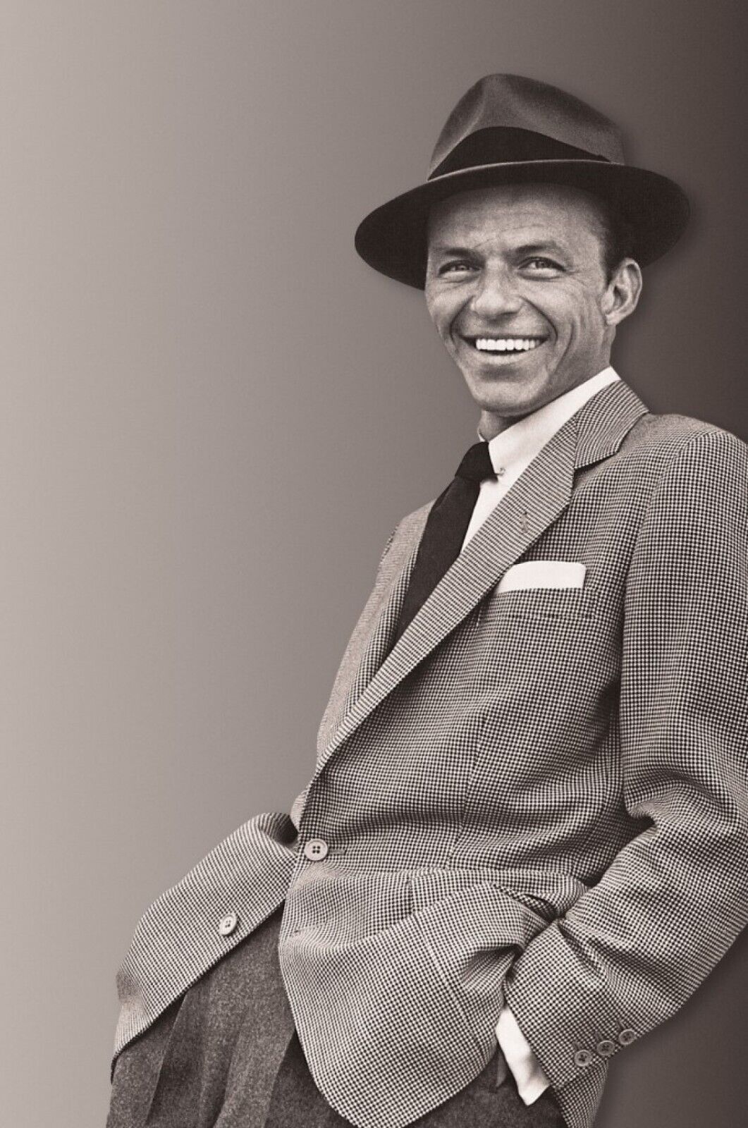 Frank Sinatra  8x10 Glossy Photo
