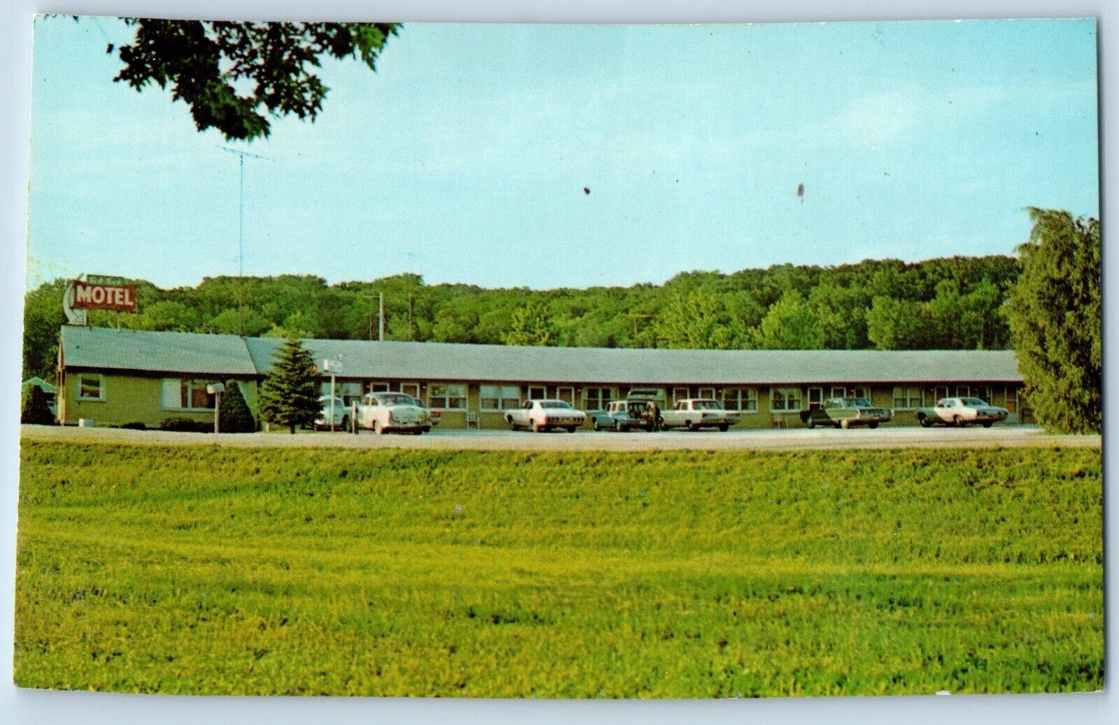 Rochester Minnesota MN Postcard Tick Tock Motel Exterior Building c1960 Vintage