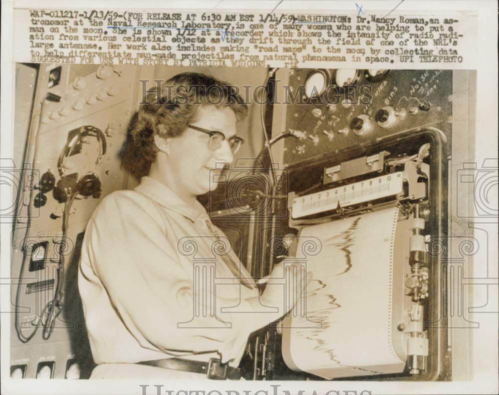 1959 Press Photo Astronomer Nancy Roman at work in Naval Research Lab, D.C.