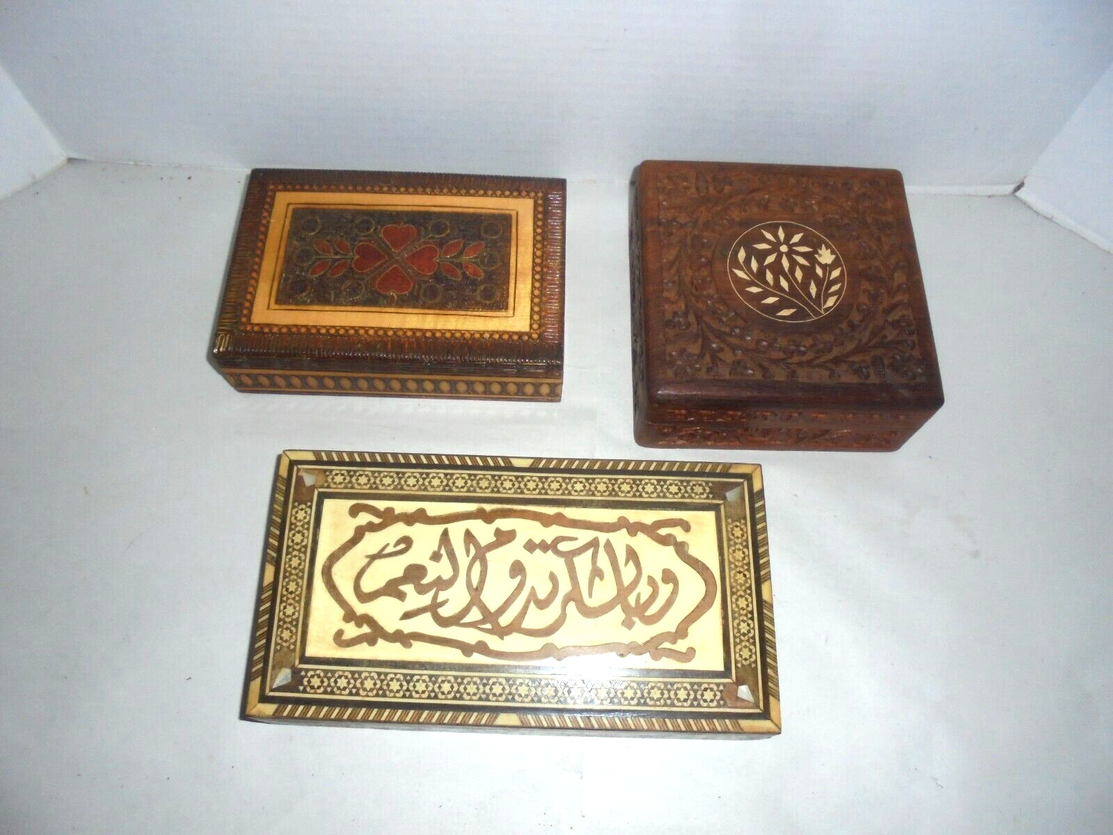 THREE OLD VINTAGE WOODEN JEWELRY BOXES WITH LIDS INLAID