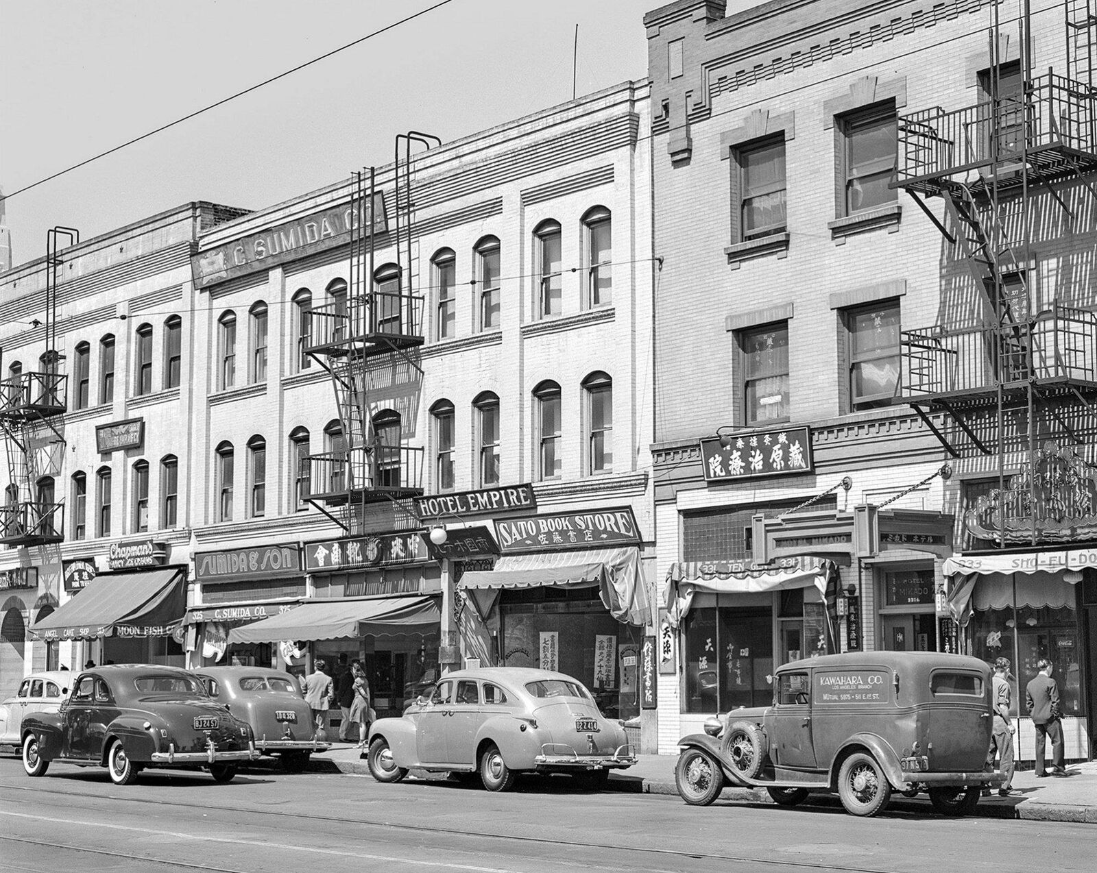 1942 LOS ANGELES STREET SCENE * 8.5x11 Photo