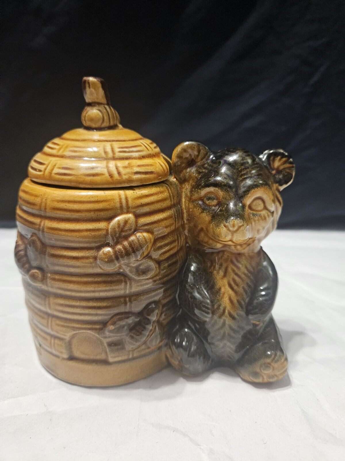 Vintage 60\'s Ceramic Bear with Beehive Honey pot made in Japan Armbee