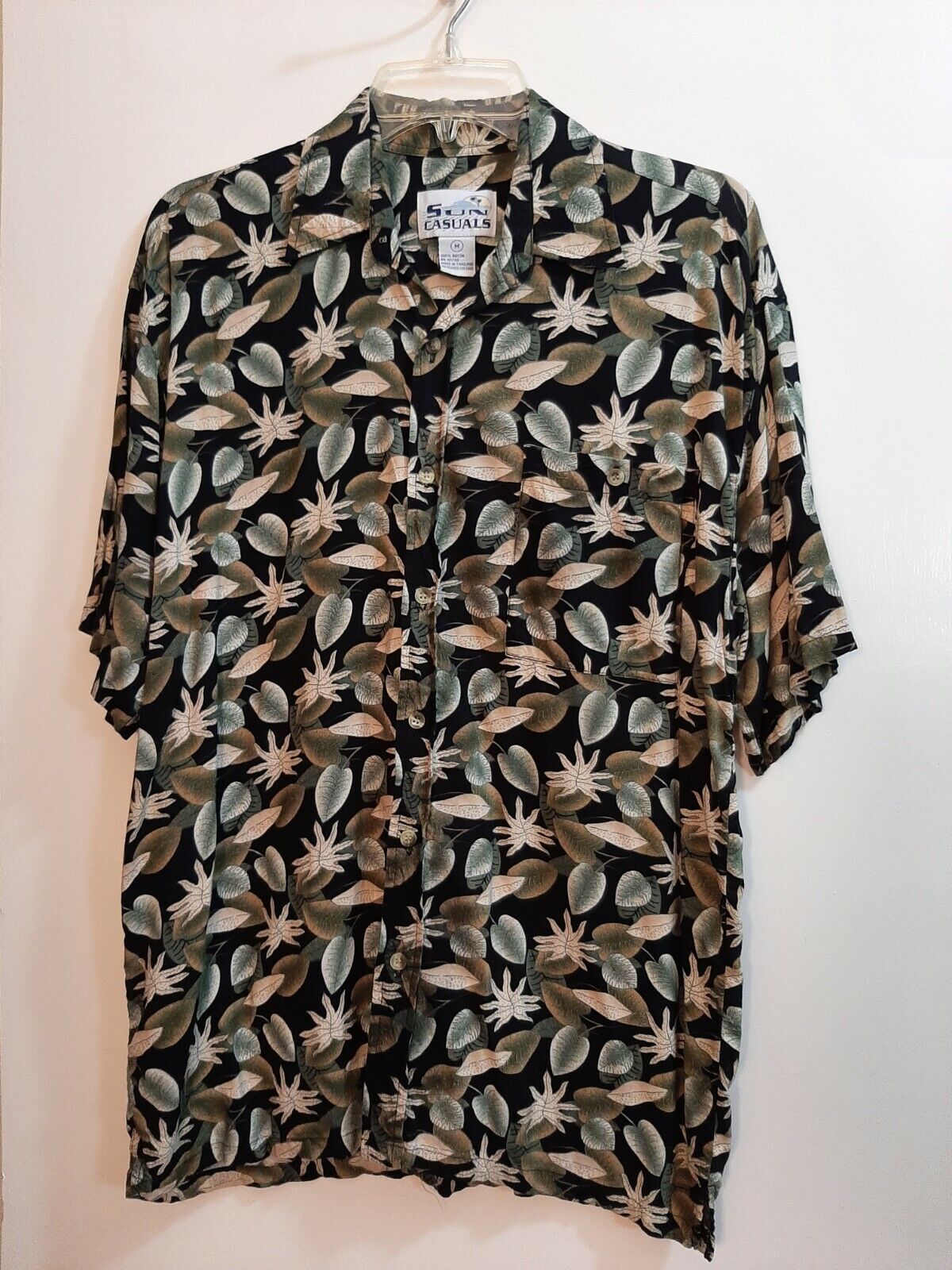 Hawaiian sun casuals Shirt mens M black leaves pocket short sleeve button Beach 