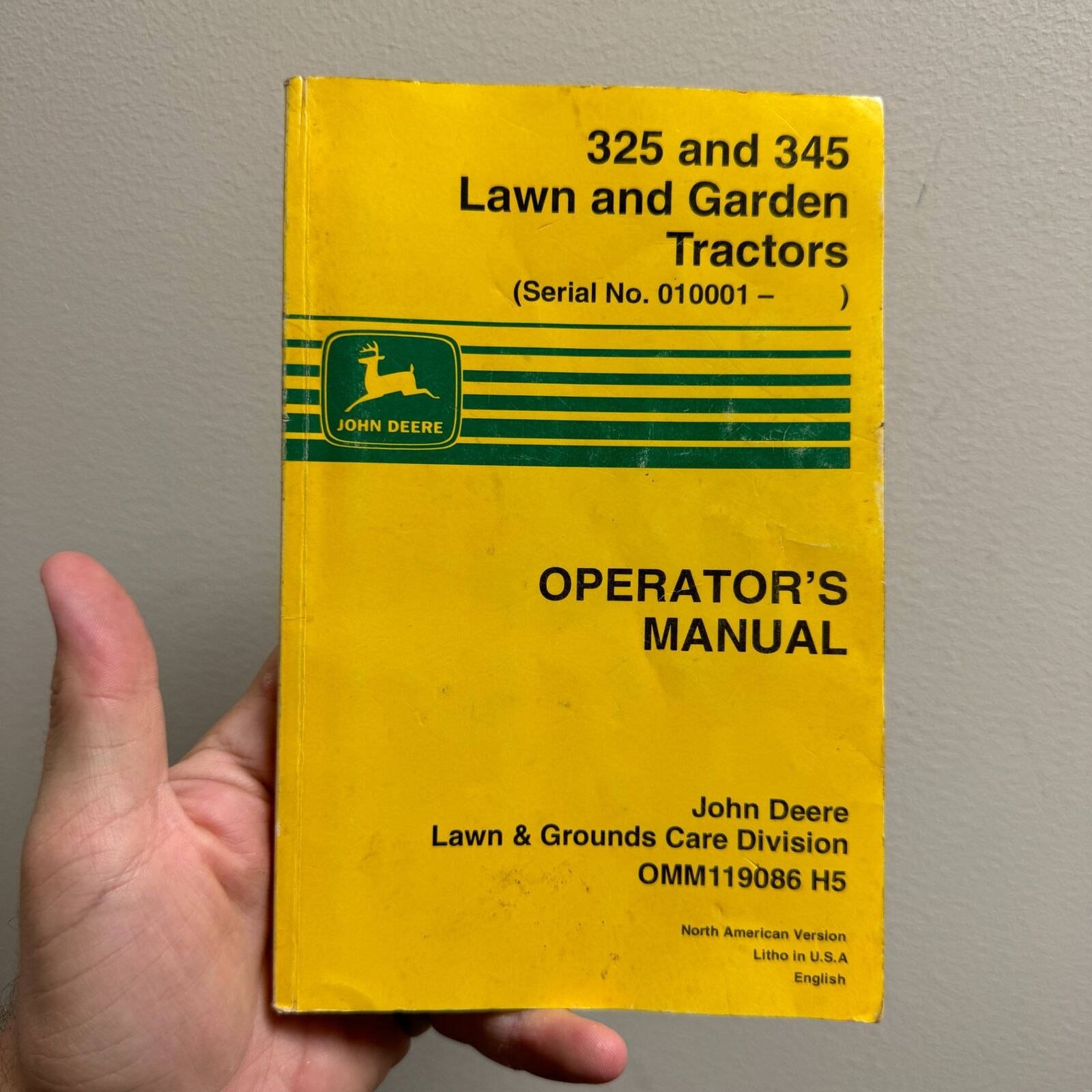 John Deere 325 345 Lawn & Garden Tractor S/N 10001- Owner Operator\'s Manual 6/95
