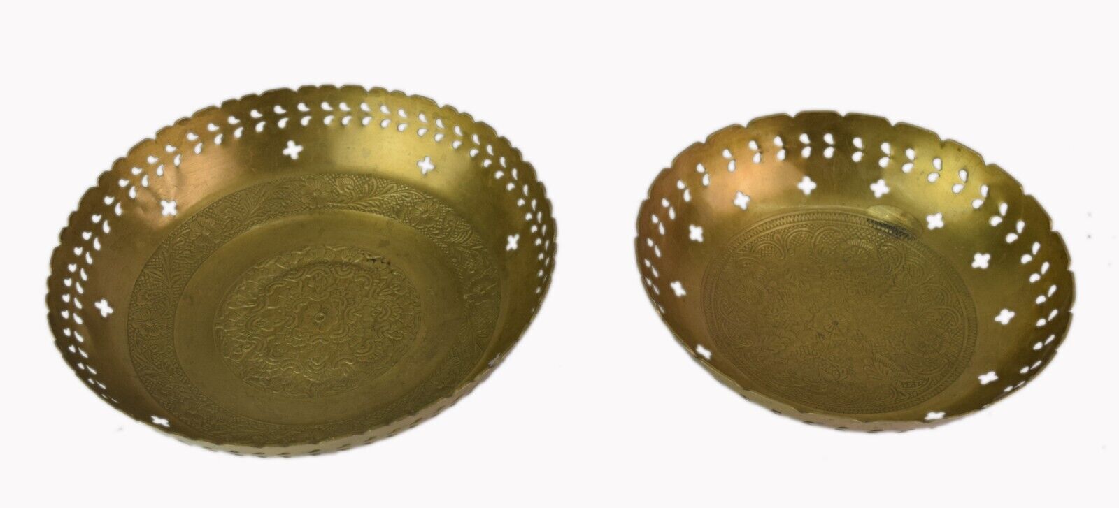 Two Handcrafted Old Brass Fruit Baskets Dining Table Decoration Bowls G66-1225