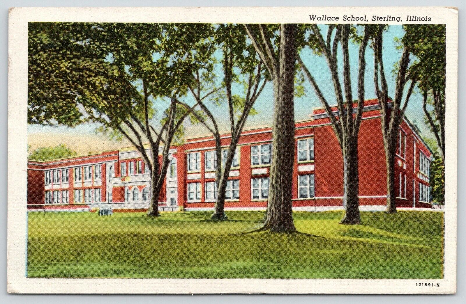 Sterling Illinois~Wallace School~Kids on Lawn~1947 Linen Postcard