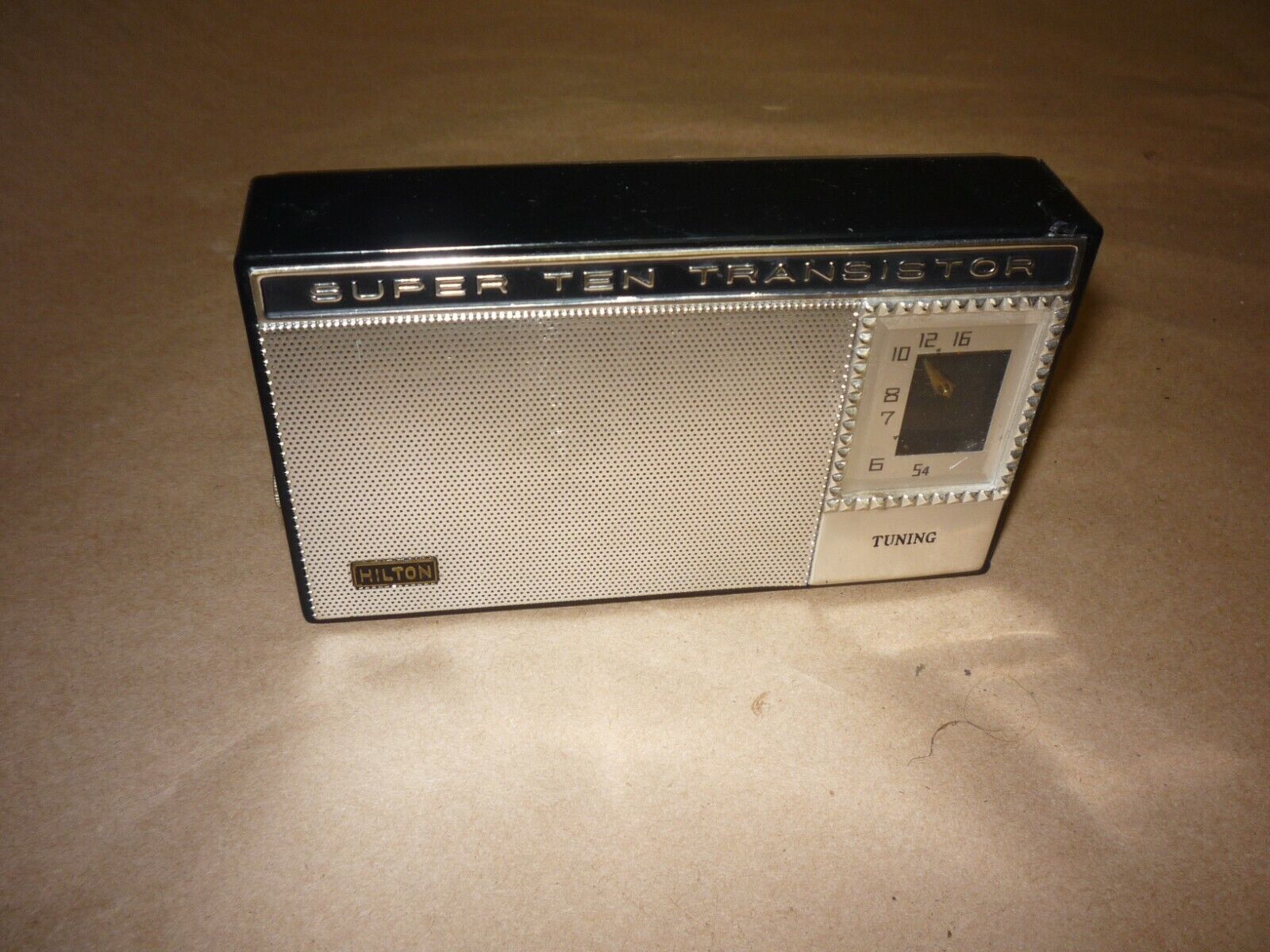 Vintage  Hilton Super Ten Transistor Portable AM Radio  for Repair 