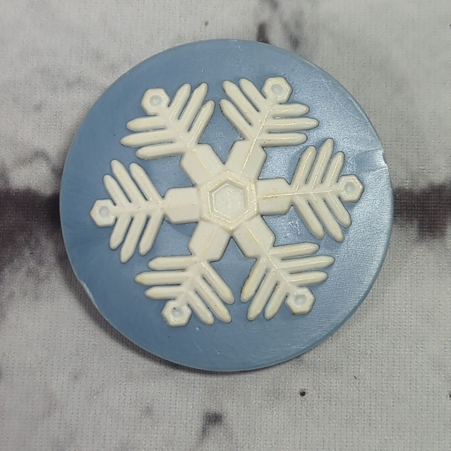 Hallmark PIN Christmas Vintage SNOWFLAKE White on Blue 1985 Holiday Brooch