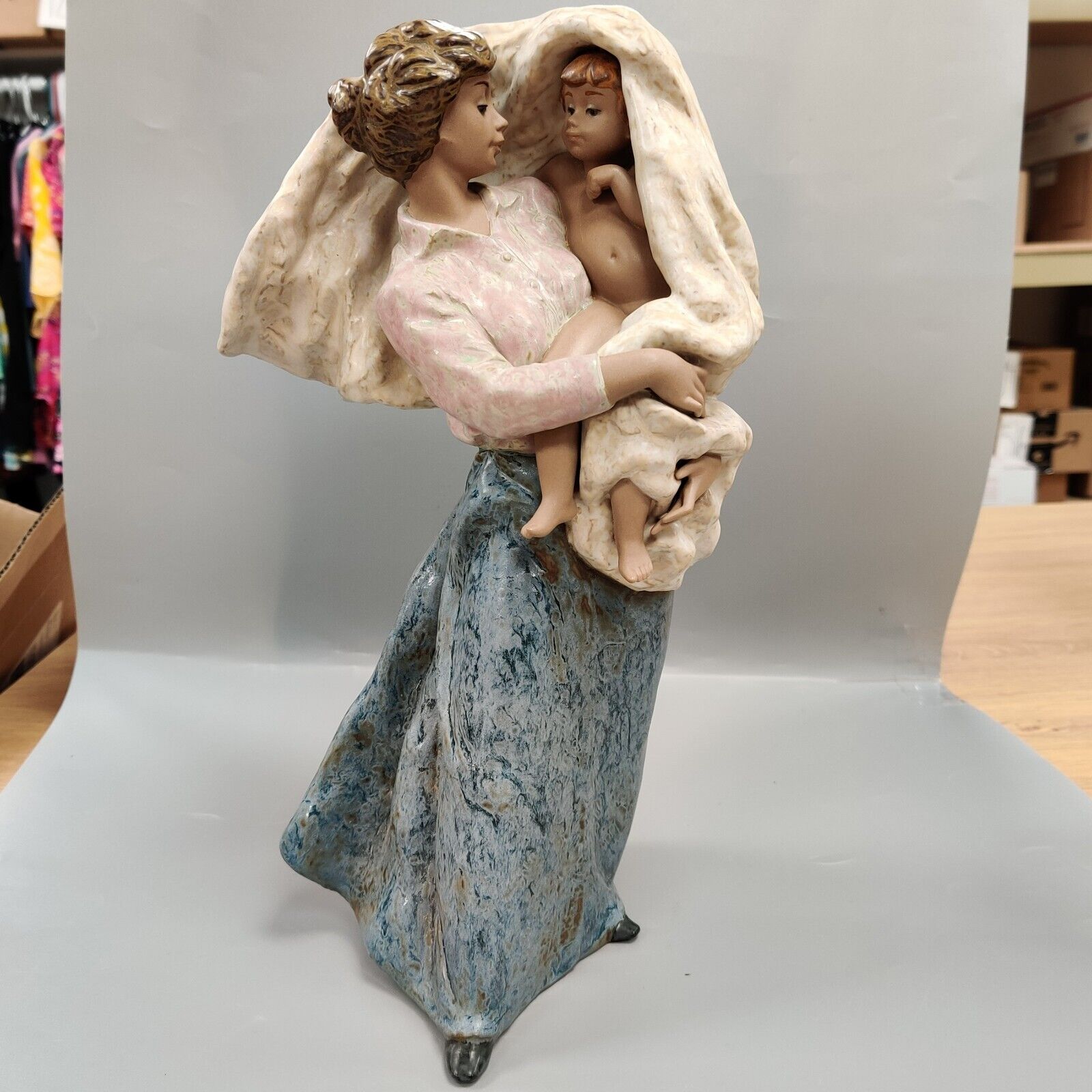 LLADRO 2189 Gres Porcelain Figurine Mother's Pride Mom With Baby Child Blanket