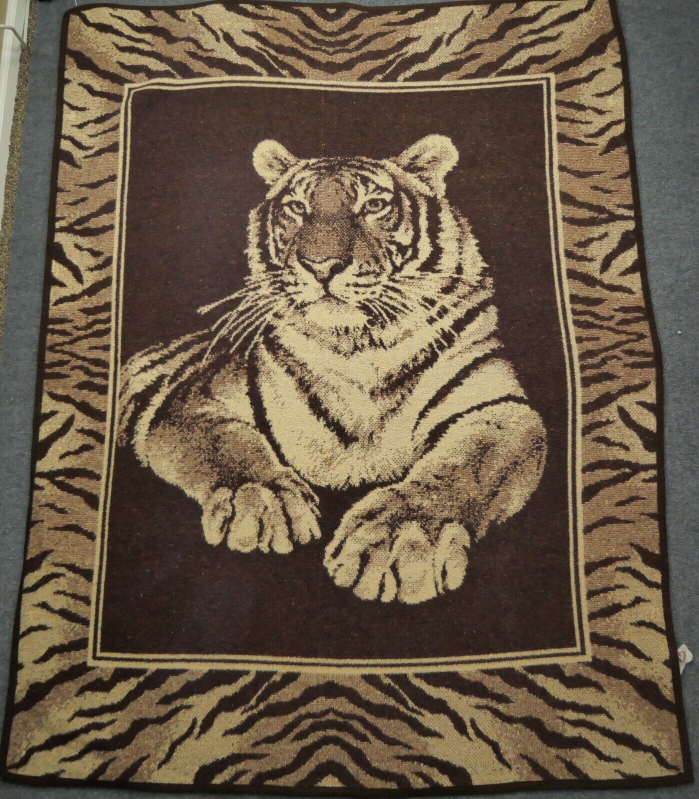 Vintage Tag Blanket Tan Brown Tiger Cat USA Made Nature Animals 76x59 80s