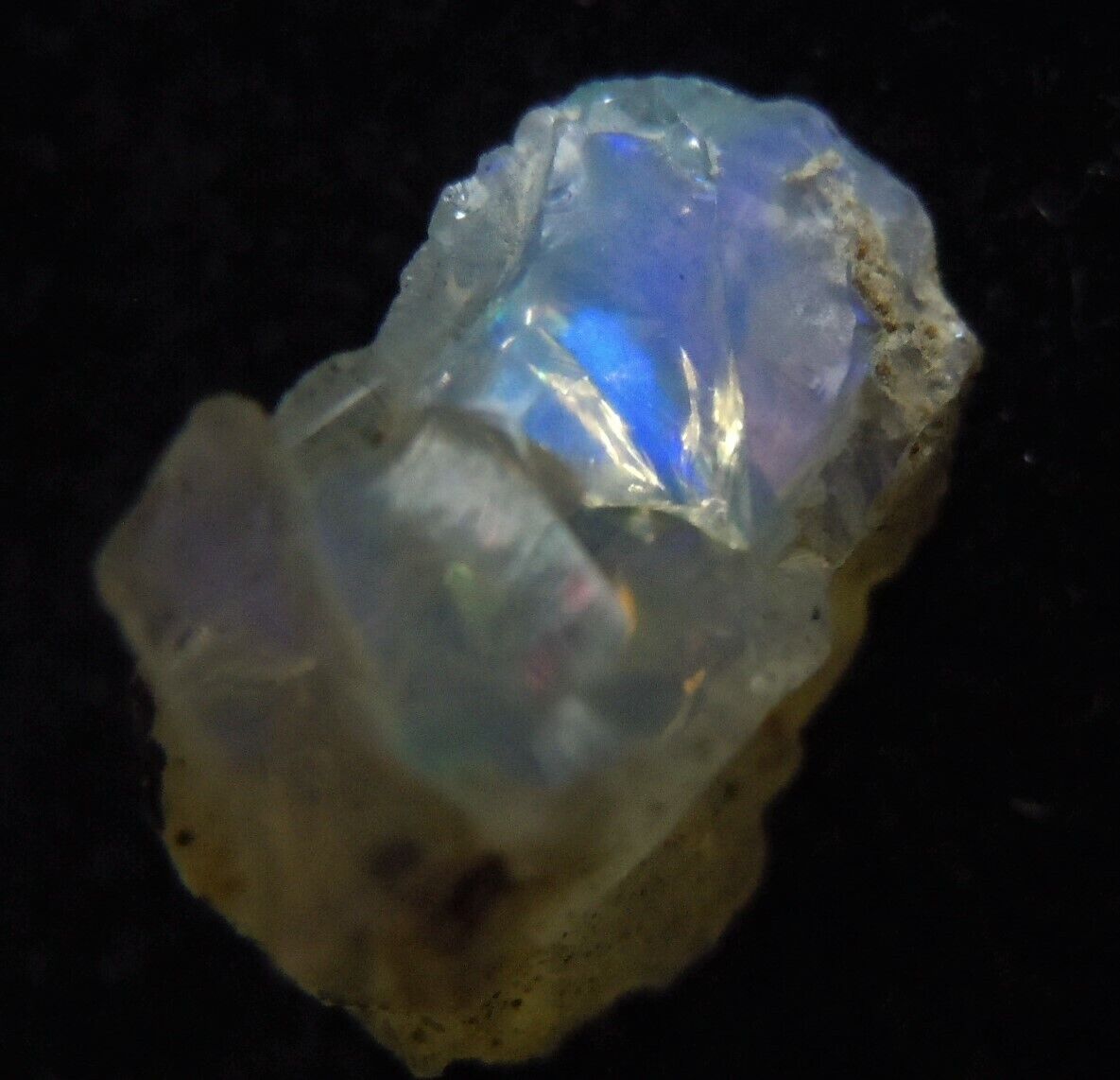 6.1 CT FIRE OPAL (OP7/17) TRANSLUCENT WITH VERY GOOD PLAY-OF-COLOR