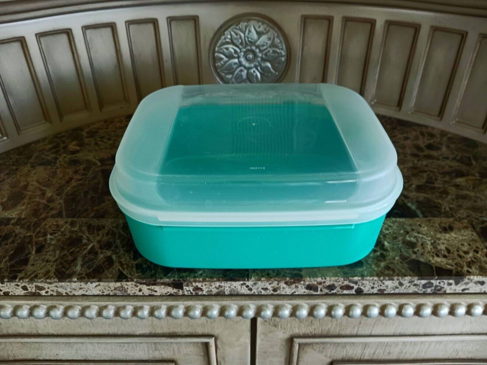 Tupperware 1981 Storz-A-Lot Green Container Hinged Flip Top Lid