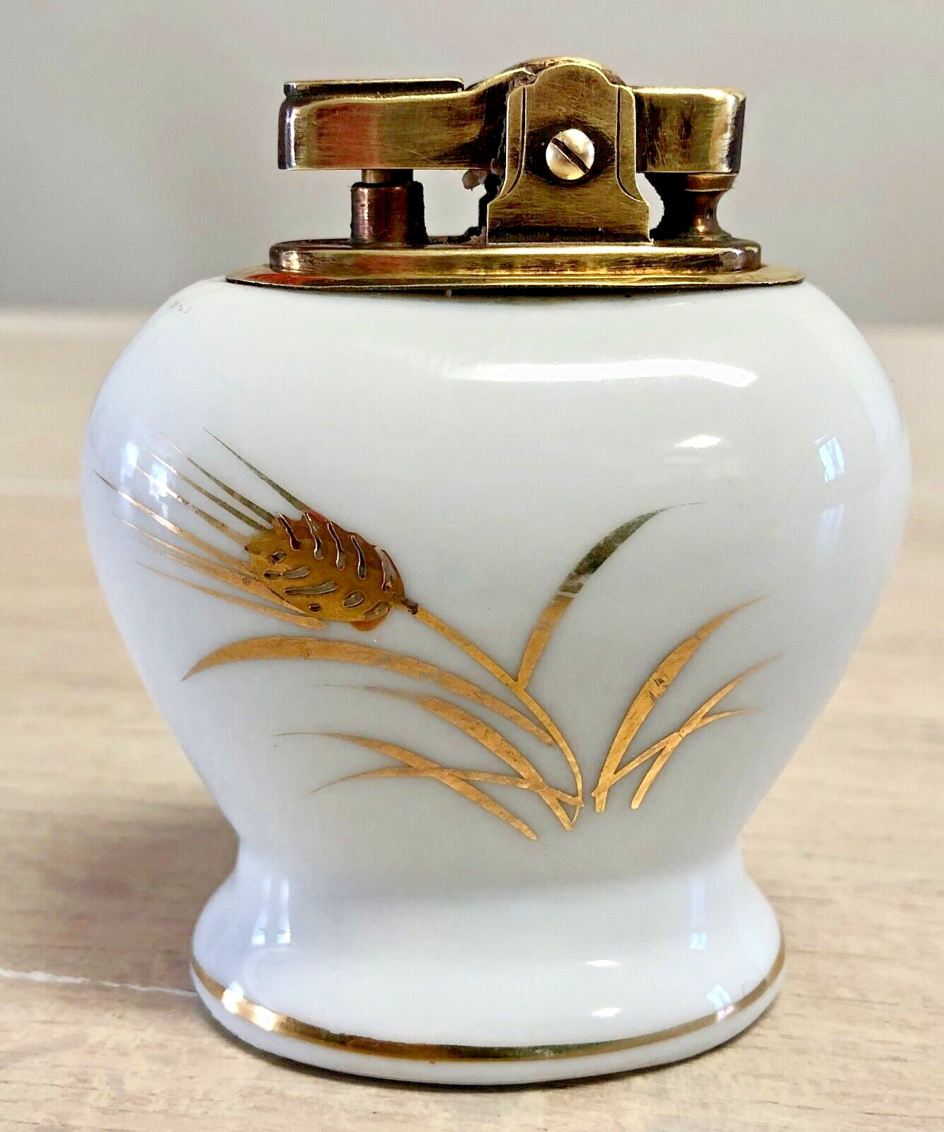 Antique Porcelain Table Lighter With 24K Gold Wheat Detail 8994 Japan 1954