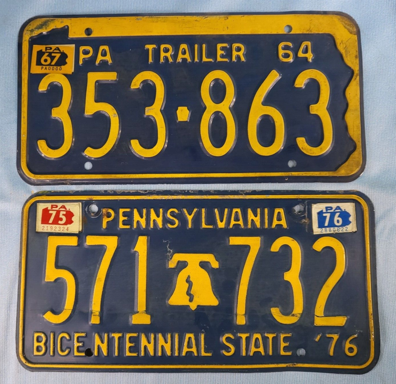 Lot Of 2. 1964 1976  PA Pennsylvania Bicentennial License Plate ManCave. Bar.