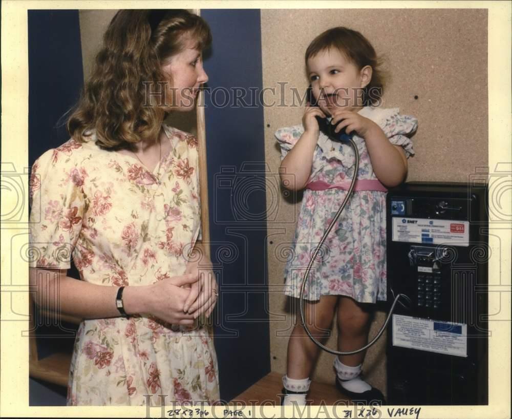 1993 Press Photo Christine Ratcliffe with Katherine at Yale-New Haven Hospital