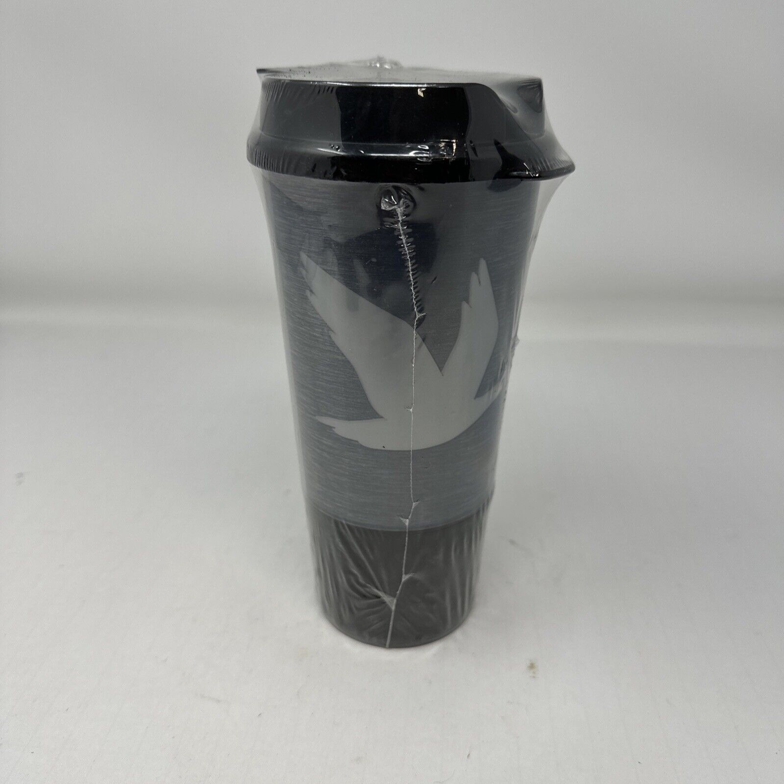 WAWA Official Travel Tumbler With Lid 20 oz Coffee Cup Gray Black Insulated Mug
